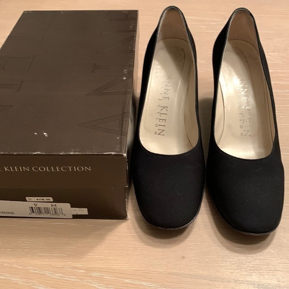 Anne Klein Collection Royal Black / Gabardine 2.5” stacked funky heel good cond - Picture 1 of 9